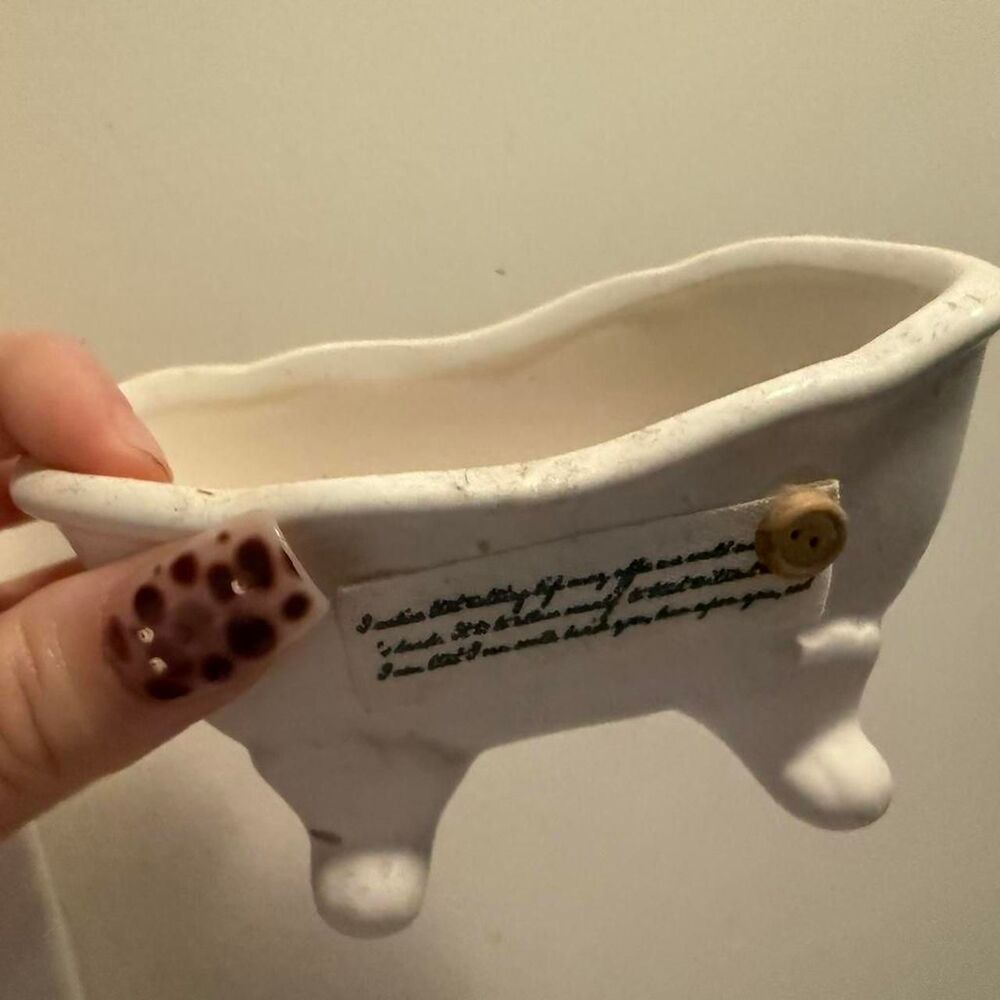 Crown-vintage White and Cream Decor-home-accesories